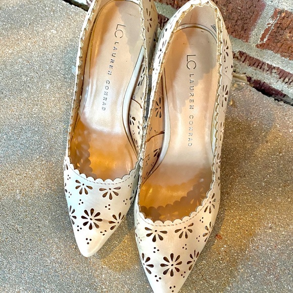 Lauren Conrad nude floral heels - Picture 3 of 3